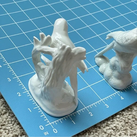 Vintage Parakeet/Parrot Porcelain Figurines - Picture 11 of 13